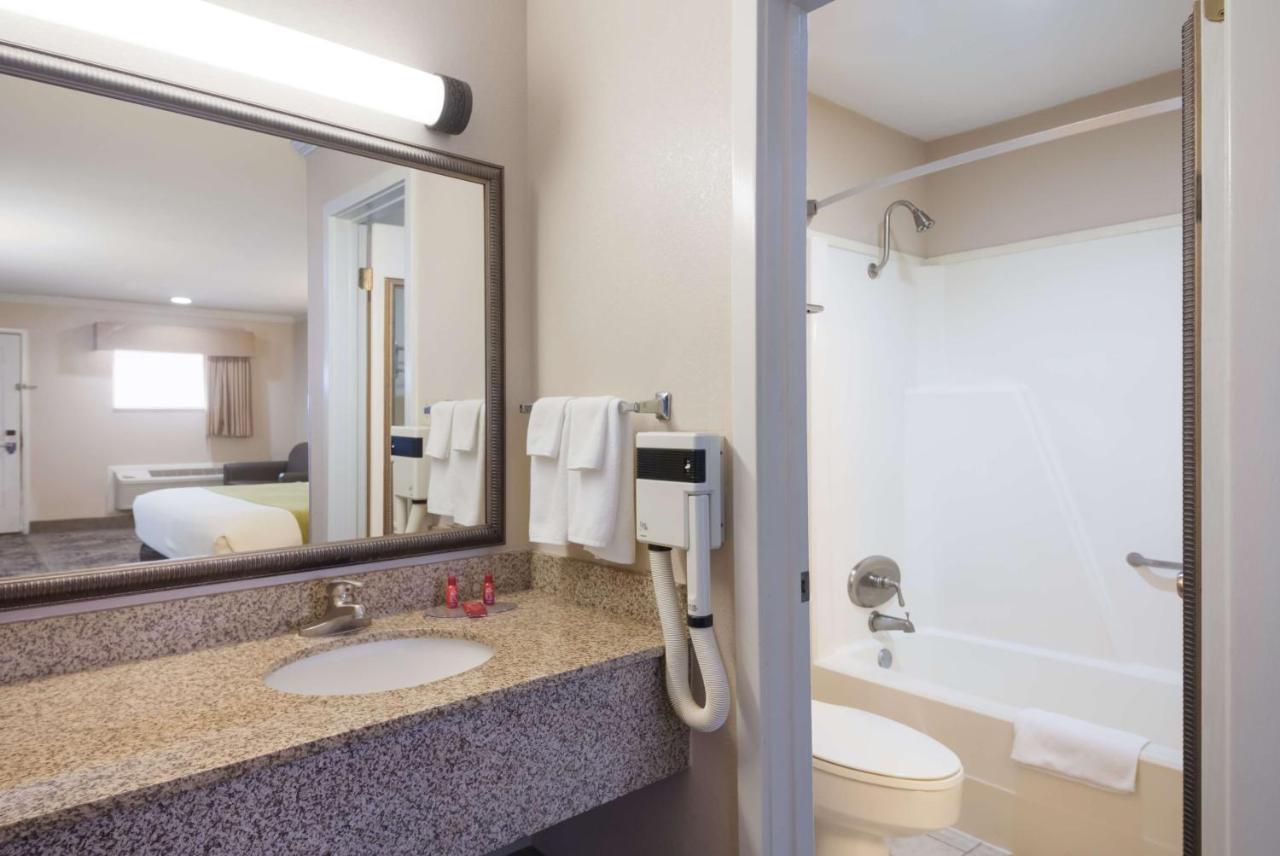 Surestay Hotel By Best Western Rockdale Exterior foto