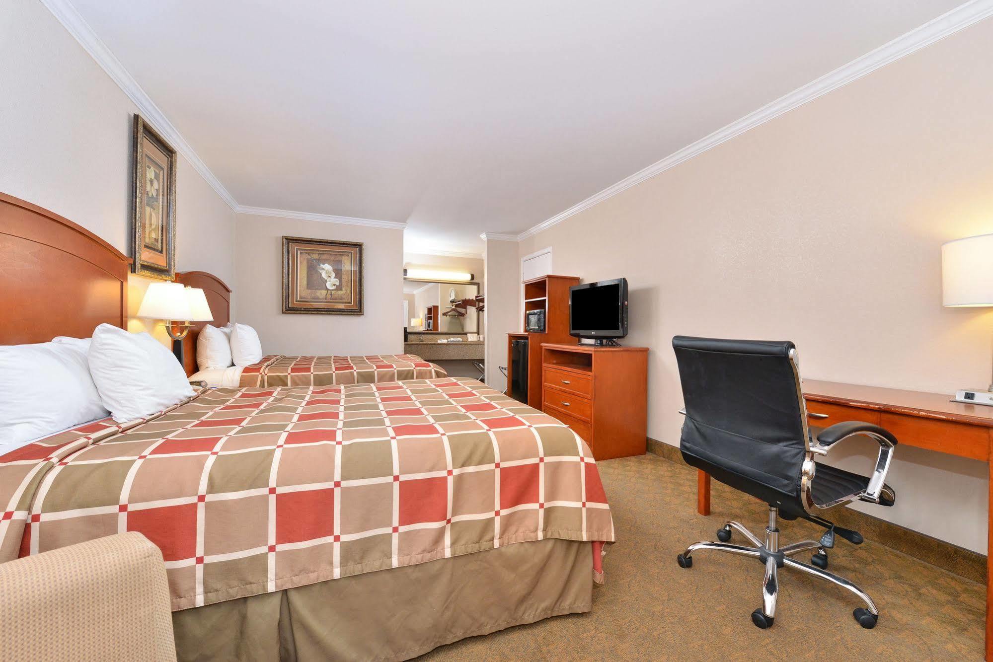 Surestay Hotel By Best Western Rockdale Exterior foto
